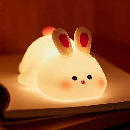 De Spirit Of Light Cute Animal LED Night Light - Adorable Illumination for Any Room De Spirit Of Light Ambient Lighting Animal Night Light Battery Operated Lamp Children's Night Light Cute Night Light Desk Accessories Home Decor Kids Room Lighting LED Light LED Lighting Modern Lighting Soft Glow Light